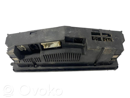 Air conditioning / climate control / interior heating control unit (in the passenger compartment)