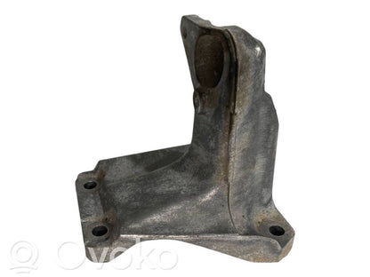 Engine mounting bracket
