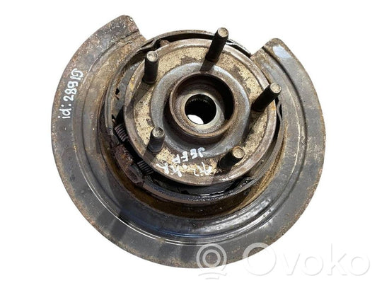 Aizmugurē riteņa rumbas vārpstas šarnīrs (stupica, capfa)