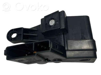 Vacuum air tank