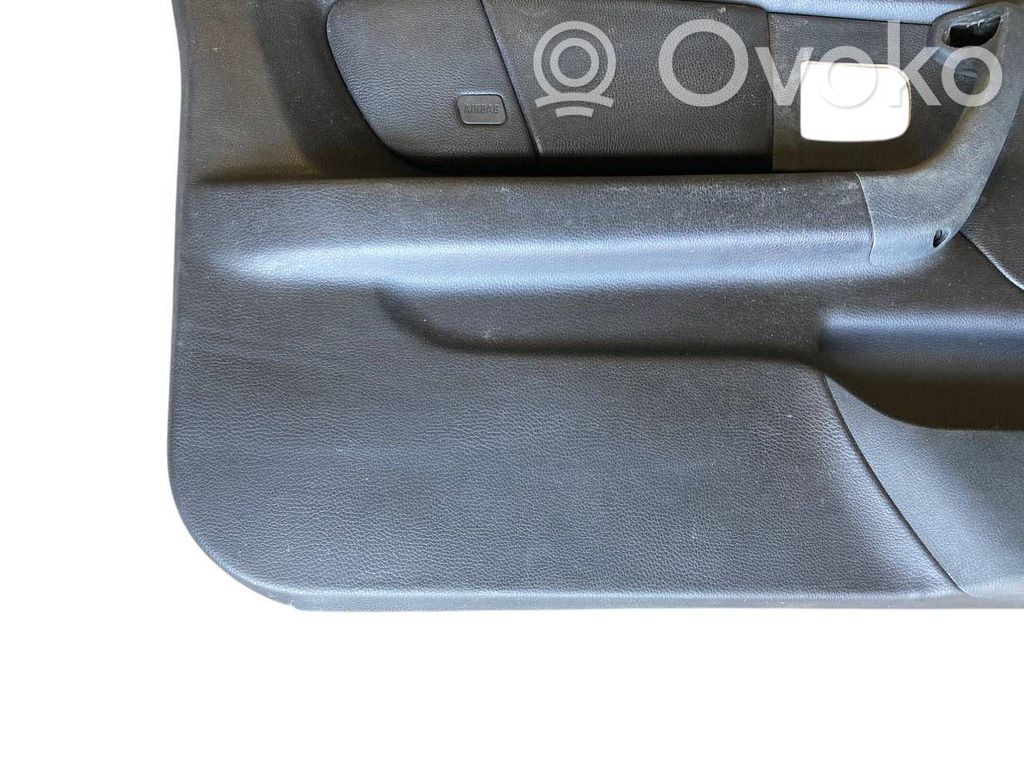 Priekšējo durvju apdare