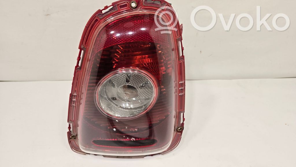 Aizmugurējais lukturis virsbūvē