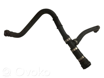 Caurulīte (-es) / šļūtene (-es)