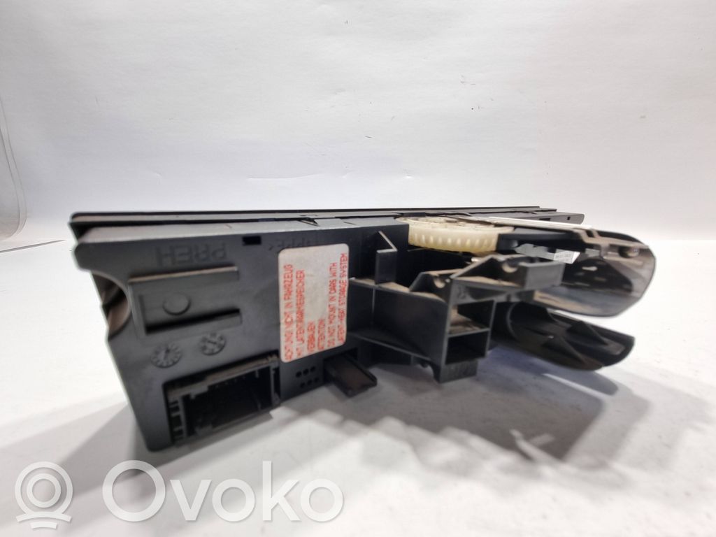 Gaisa kondicioniera / klimata kontroles / salona apsildes vadības bloks (salonā)