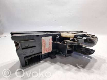 Gaisa kondicioniera / klimata kontroles / salona apsildes vadības bloks (salonā)