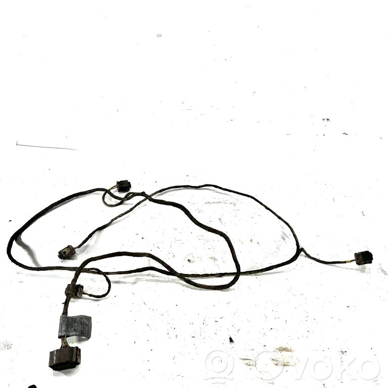 Parkošanas (PDC) sensoru vadu instalācija