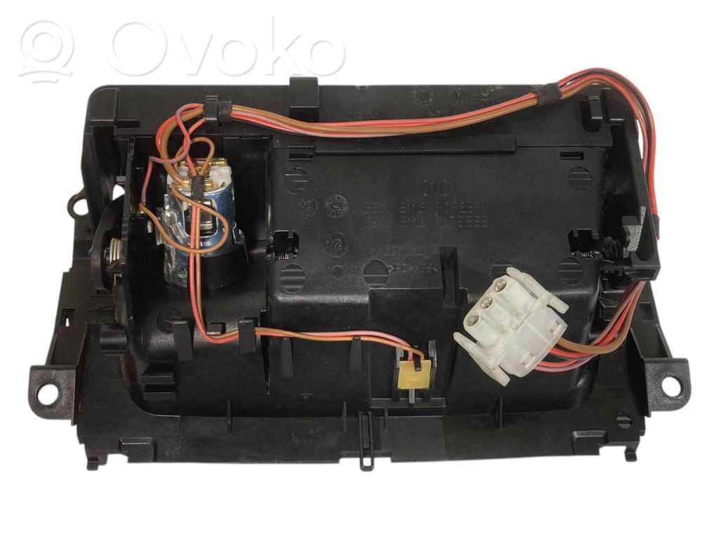 Пепельница (передняя)