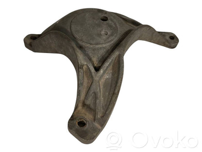 Engine mounting bracket