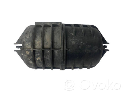 Vacuum air tank