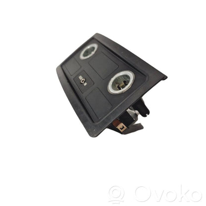 Aizmugurējā cigarešu aizdedzināmā dekoratīvā apdare