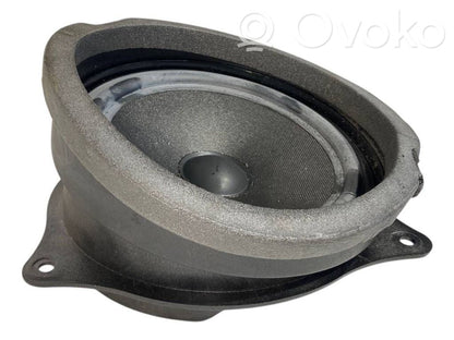 Speaker(s) in the rear door