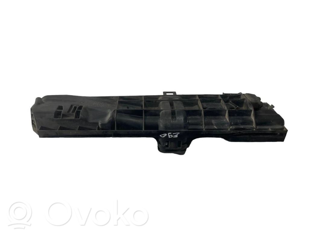 Radiator(s) holder/bracket