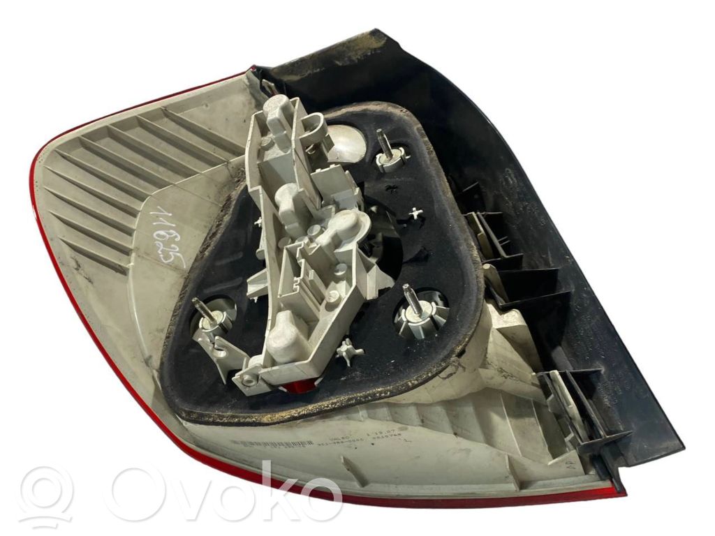 Taillight in the body