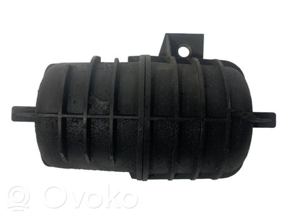 Vacuum air tank