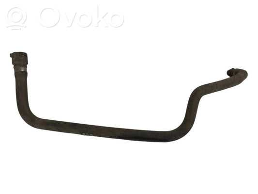 Caurulīte (-es) / šļūtene (-es)