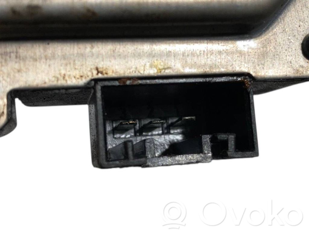 Мотор стеклоочистителя заднего стекла