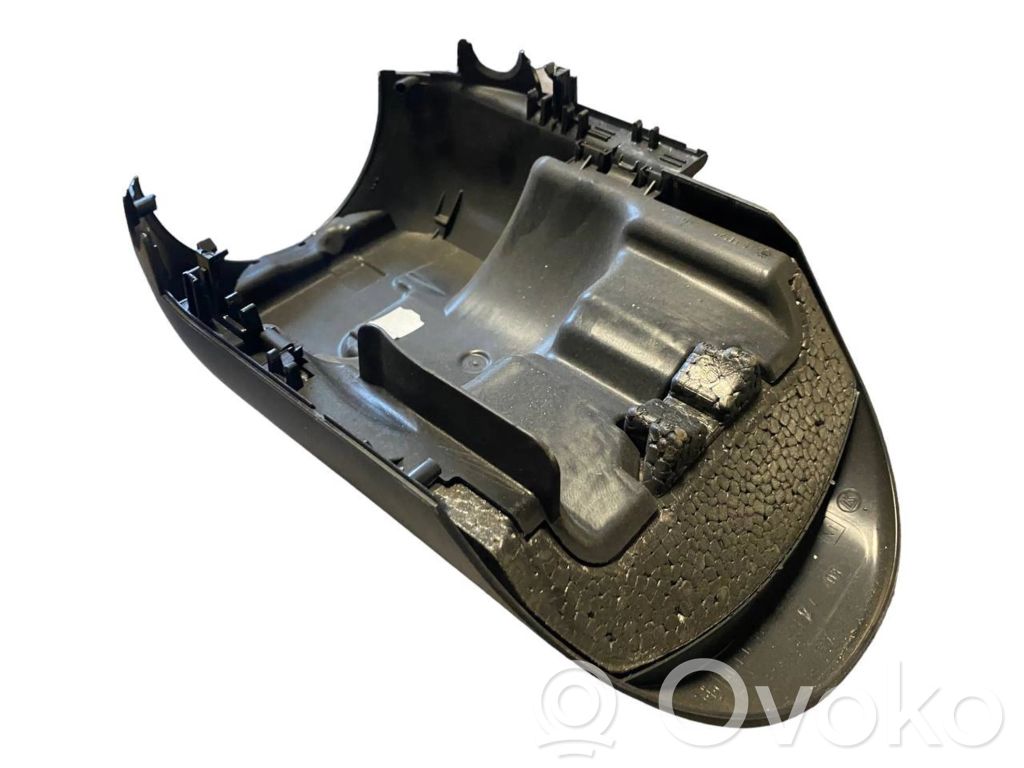 Stūres ass dekoratīvā apdare