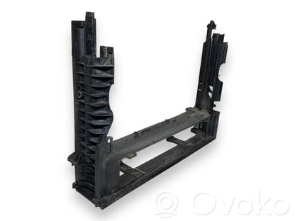 Нижняя часть радиаторной панели (телевизора)