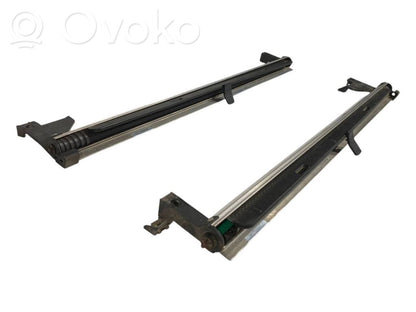 Занавеска на окне сзади