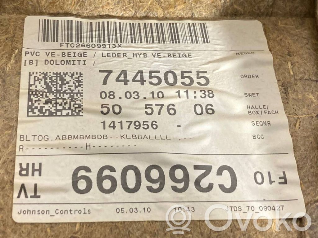 Apšuvums aizmugurējām durvīm