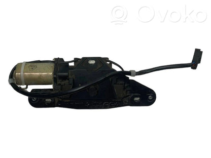 Aizmugurējā pārsega pievilcējs