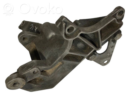 Stūres pastiprinātāja sūkņa stiprinājums