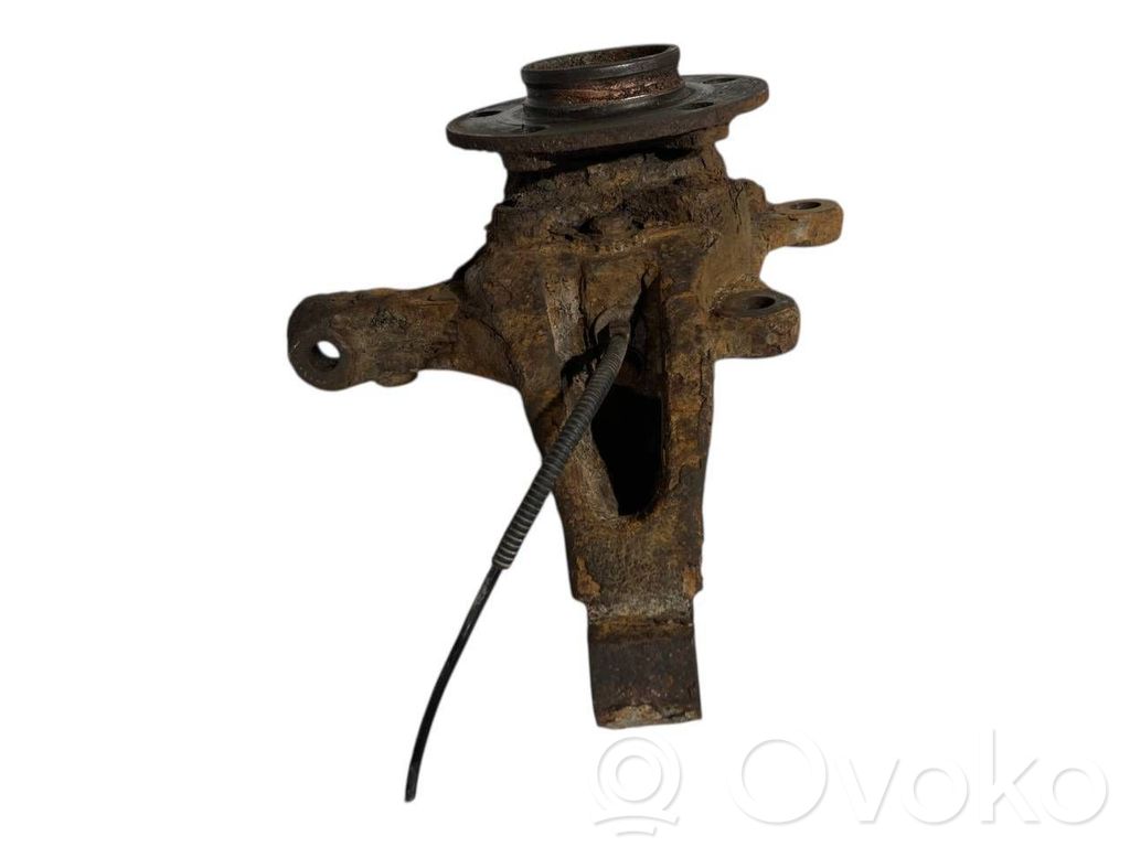 Priekšējā riteņa rumbas vārpstas šarnīrs (stupica, capfa)