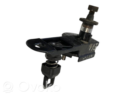 Aizmugurējā stikla tīrītāja mehānisms