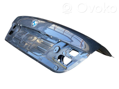 Задняя крышка (багажник)