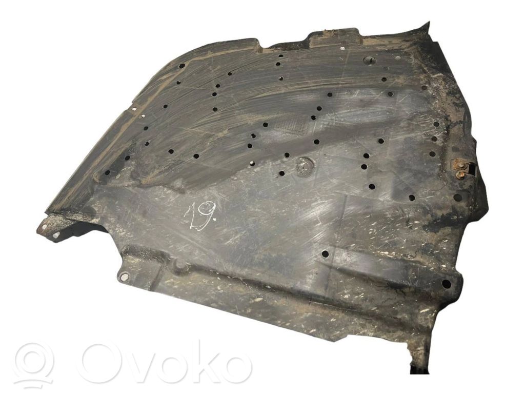 Защита днища в задней части шасси