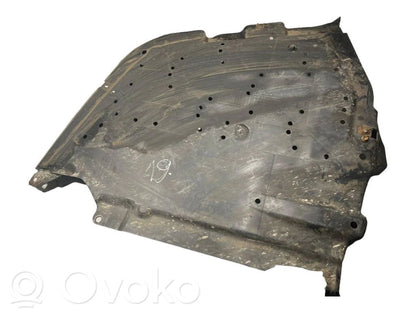 Защита днища в задней части шасси