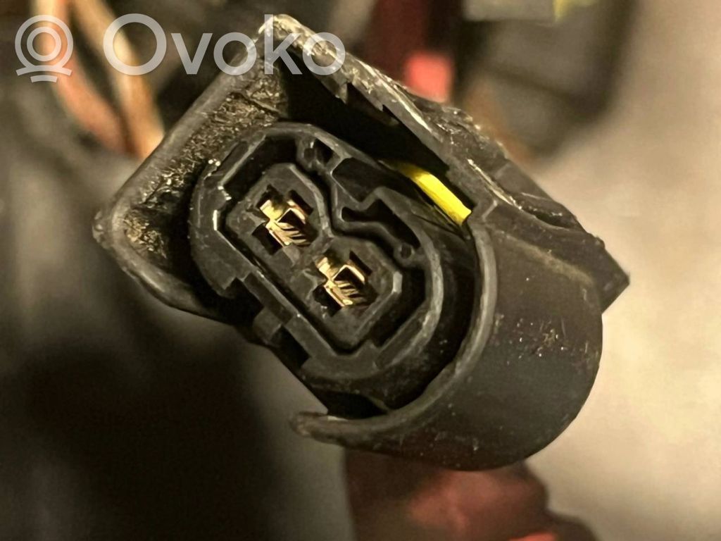 Dzinēja vadu instalācija