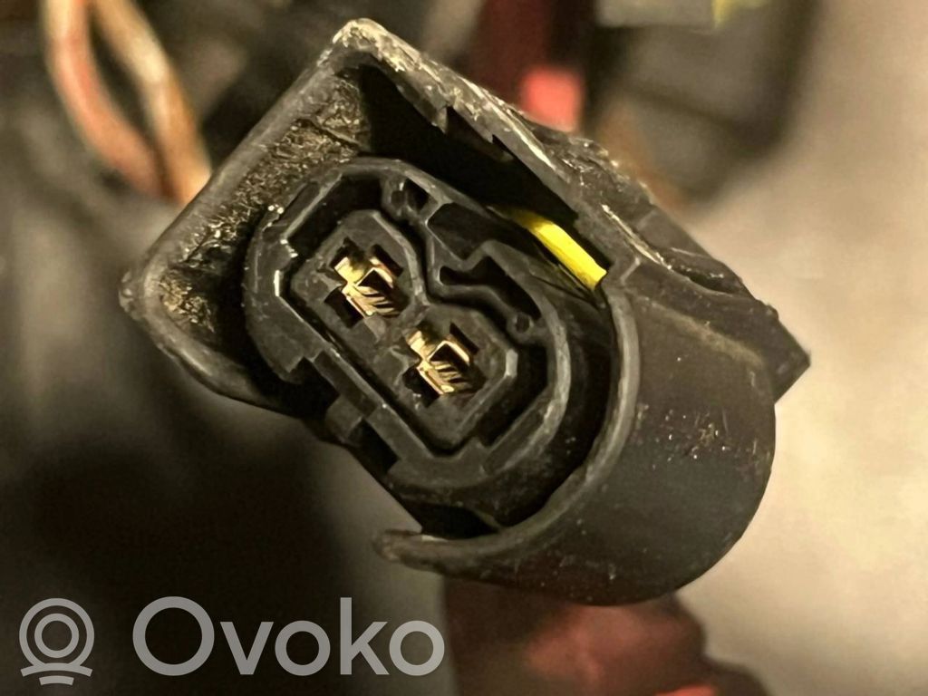 Dzinēja vadu instalācija