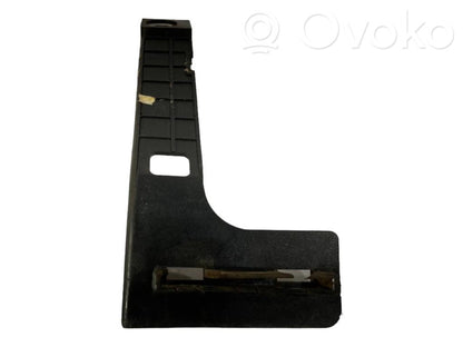 Akseleratora pedāļa turētājs