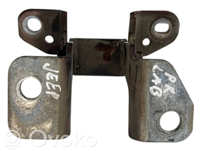 Priekšpusē apakšējā vira (eņģe)