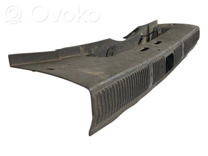 Trunk sill trim