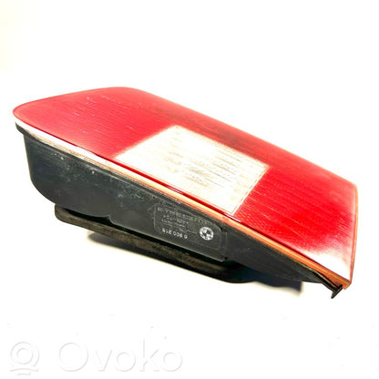 Aizmugurējais lukturis pārsegā