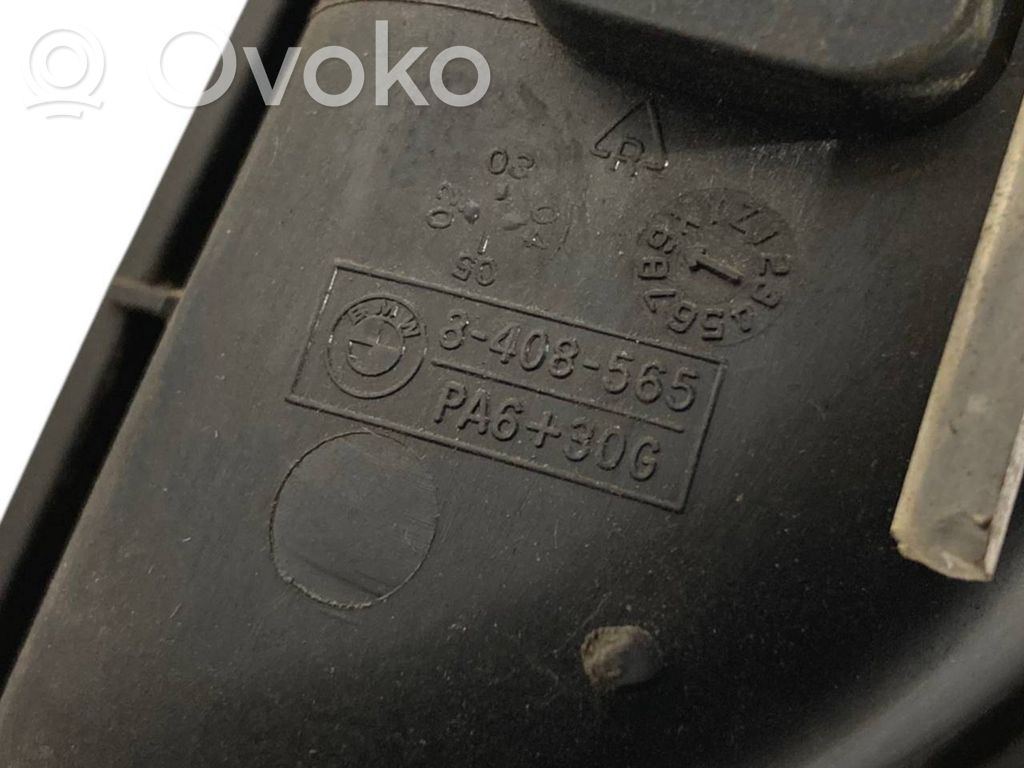 Internal opening handle