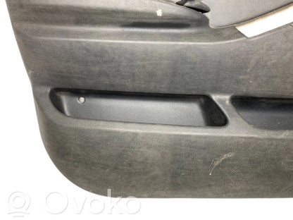 Priekšējo durvju apdare