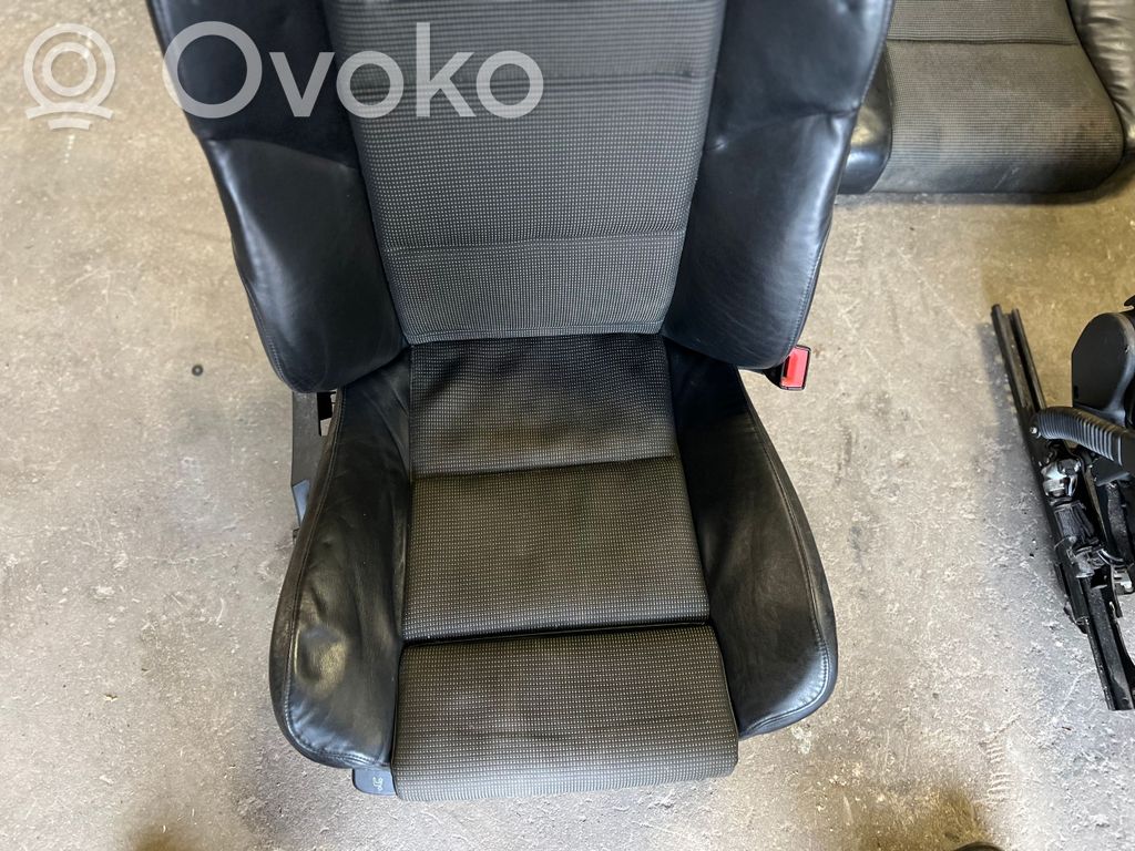 Комплект сидений