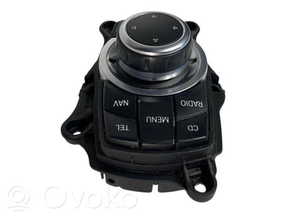 Multimediju kontrolieris