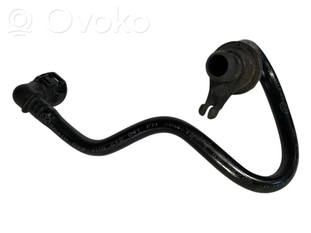 Caurulīte (-es) / šļūtene (-es)