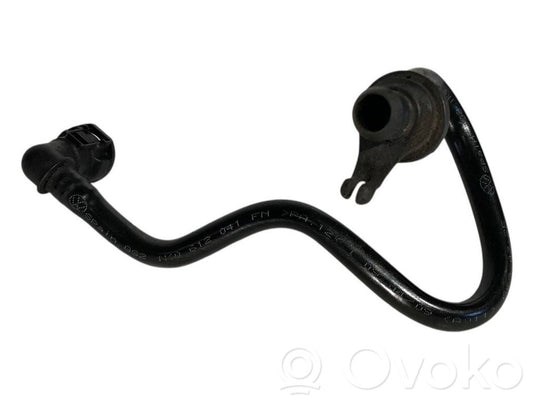 Caurulīte (-es) / šļūtene (-es)