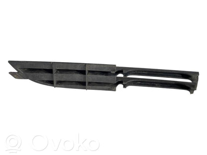 Apakšējais režģis (trīsdaļīgs)