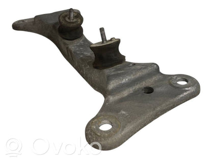 Transmission mounting bracket