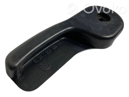 Ручка открывания капота двигателя