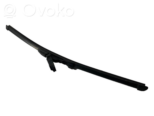 Rear window wiper arm