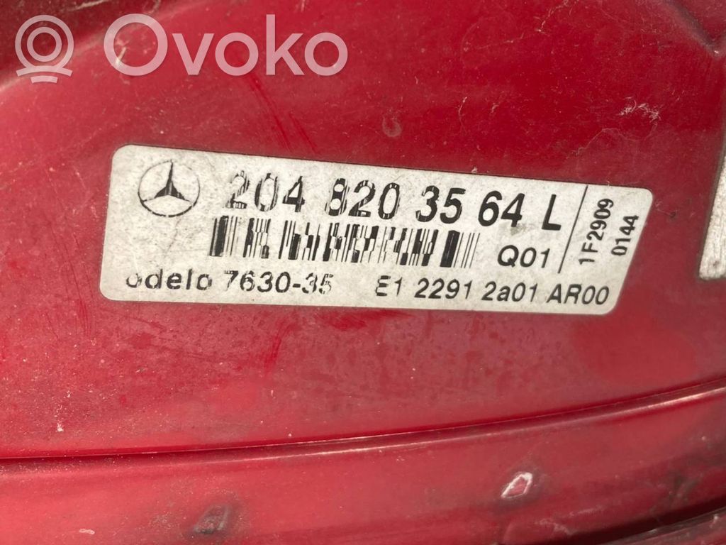 Aizmugurējais lukturis virsbūvē