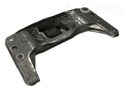 Transmission mounting bracket