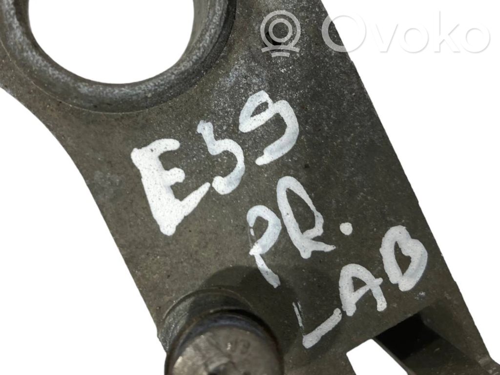 Priekšpusē turētājs / kronšteins ārējam atvēršanas rokturim